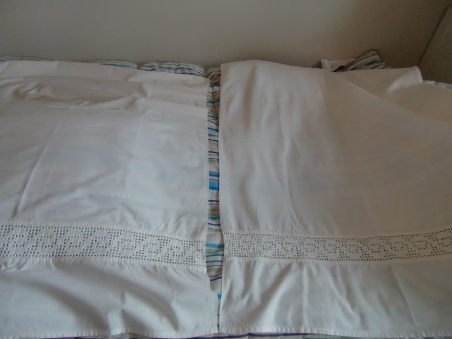 M887M Over sheets for children with crocheting / used as curtains